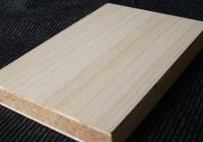   ��ľ���B(t��i)��İ��߀Ҫ�M(j��n)�з֌�